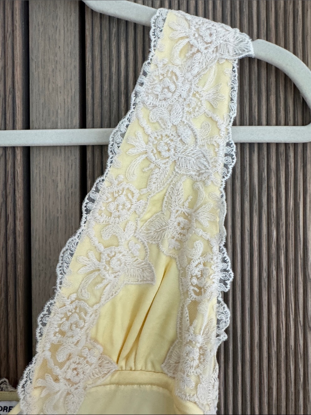 NEW Rumored Venice Lace-Trim Maxi Dress butter yellow size XS - Picture 9 of 14